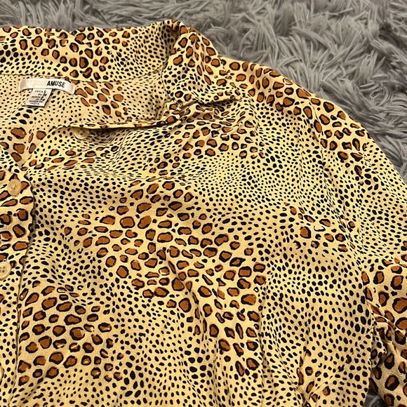 Safari Cropped Button Down - Picture 4 of 6